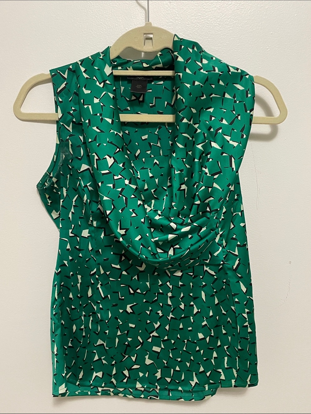 Ann Taylor Green Sleeveless Cowl Neck Geometric Print Top